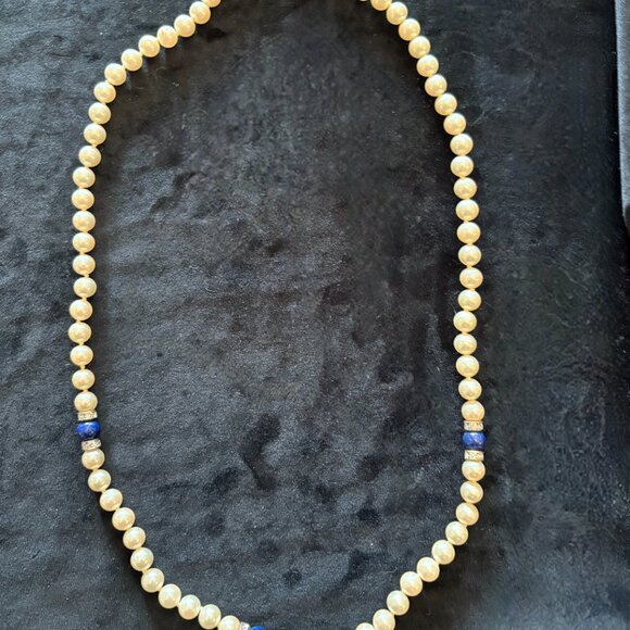 Pearl Necklace with Lapis Lazlu accents - Picture 3 of 3